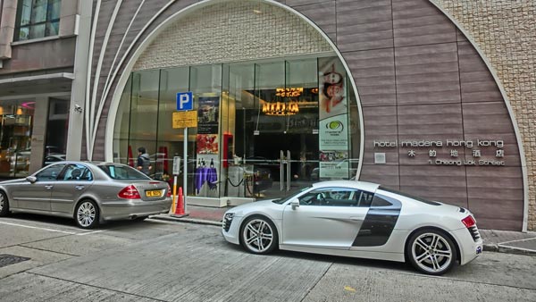 OMG! एक कार के लिए खरीदी 5.3 करोड़ की पार्किंग