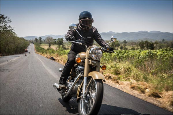 जानिए आखिर क्यों पुराने 'बुलेट' मालिक मानते हैं खत्म हो रहा रॉयल एनफील्ड का रूतबा