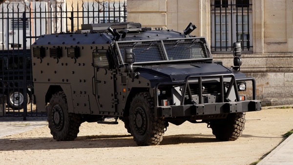 इस बख्तरबंद एसयूवी का प्रयोग करती है देश की सबसे ताकतवर फौज 