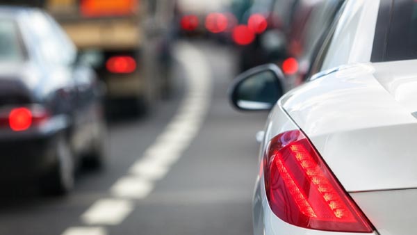 भारी ट्रैफिक जाम में ऐसे चलायें गाड़ी कभी नहीं होगी परेशानी भारी ट्रैफिक जाम में ऐसे चलायें गाड़ी कभी नहीं होगी परेशानी