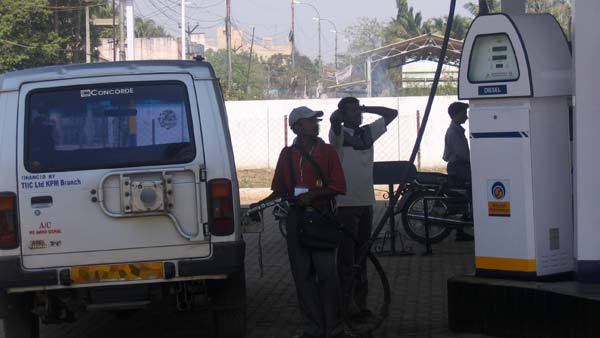 सड़कों पर होने वाले 5 ऐसे फ्रॉड जिनके आप होते हैं हर रोज शिकार, जानिए कैसे बचें इनसे