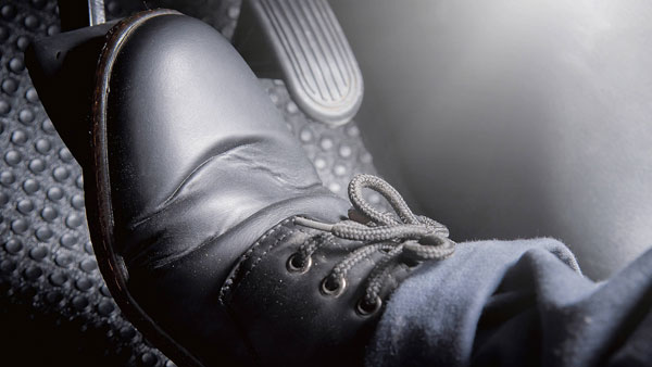 जानिए क्या होती है एंटी लॉक ब्रेकिंग सिस्टम (ABS), आखिर ये आपके वाहन में क्यों है जरूरी?