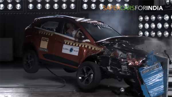 विडियो: टाटा नेक्सन NCAP क्रैश टेस्ट - कितनी सेफ है ये SUV?