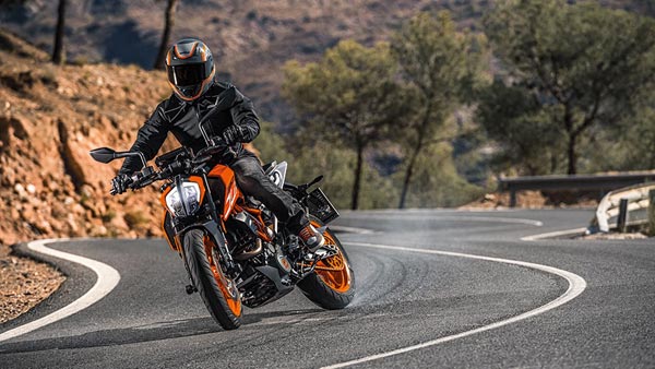KTM Duke 390 को कंपनी ने वापस मंगाया - जानें क्यों?