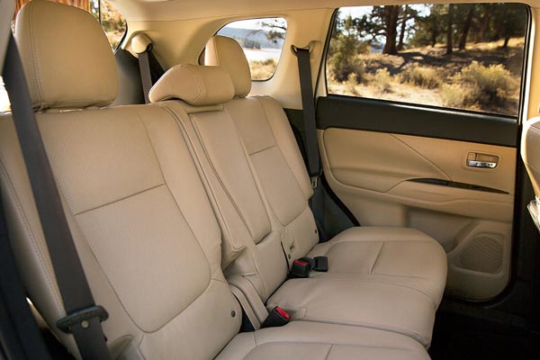 नई 2018 मित्‍सुबिशी आउटलैंडर भारत में लॉन्च - कीमत 31.95 लाख