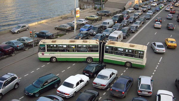 सड़क पर इन 5 तरह के वाहन चालकों से रहें दूर