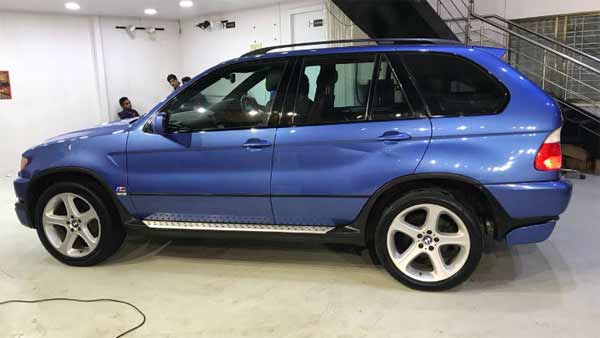 सचिन तेंदुलकर की BMW X5 सेल पर - कीमत महज 21 लाख
