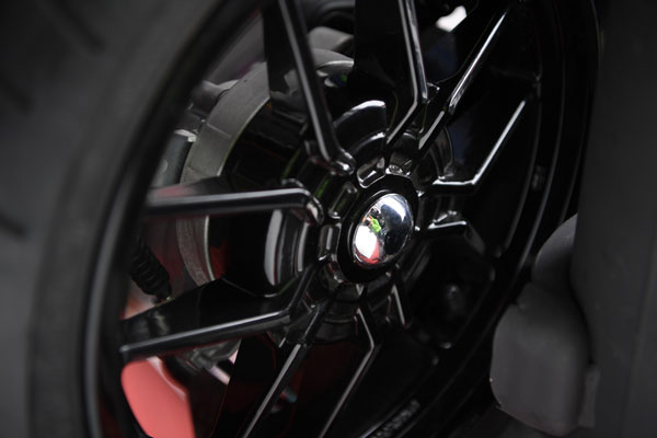 नई अप्रिलिया SR 150 भारत में हुई लॉन्च - कीमत 70,031 रुपए से शुरू