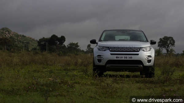 Land Rover Discovery Sport Review - जानिए क्या है खास, पूरी डिटेल