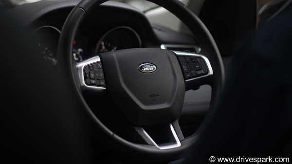 Land Rover Discovery Sport Review - जानिए क्या है खास, पूरी डिटेल