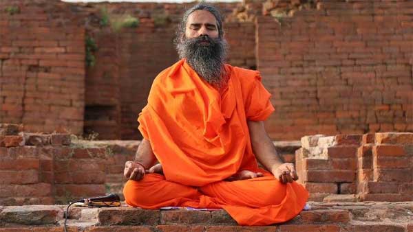 बाबा रामदेव: पूरे देश को मैं 35-40 रुपये में पेट्रोल डीजल दे सकता हूं बाबा रामदेव: पूरे देश को मैं 35-40 रुपये में पेट्रोल डीजल दे सकता हूं