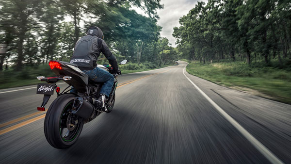 कावासाकी निंजा ZX-6R भारत में जल्द होगी लॉन्च