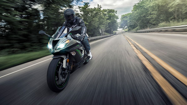 कावासाकी निंजा ZX-6R भारत में जल्द होगी लॉन्च