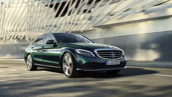 2018 मर्सिडीज-बेंज C-क्लास फेसलिफ्ट भारत में लॉन्च - कीमत 40 लाख रुपए से शुरू