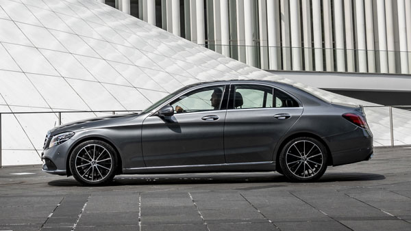 2018 मर्सिडीज-बेंज C-क्लास फेसलिफ्ट भारत में लॉन्च - कीमत 40 लाख रुपए से शुरू