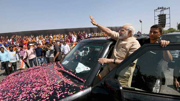 करोड़पति नरेंद्र मोदी के पास नहीं है अपनी खुद की कार