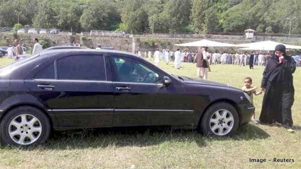 कर्ज में डूबे पाकिस्तान को नीलाम करनी पड़ी प्रधानमंत्री की कारें