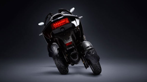 क्या आपने देखी अत्याधुनिक चार पहियों वाली स्कूटर, फीचर्स जान कर होश उड़ जायेंगे