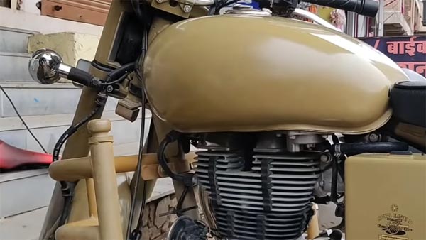 महज 1000 के स्टीकर में ये बाइक बनी रॉयल एनफील्ड क्लासिक 500 पेगासस महज 1000 के स्टीकर में ये बाइक बनी रॉयल एनफील्ड क्लासिक 500 पेगासस