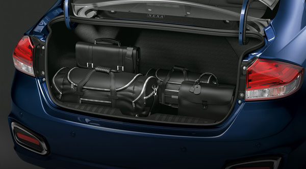 भारत की बेस्ट-सेलिंग मिड-साइज सेडान बनी मारुति सुजुकी सियाज - जानें क्या है खुबियां