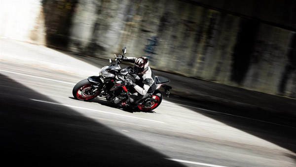 2019 कावासाकी Z900 भारत में लॉन्च - कीमत 7.68 लाख