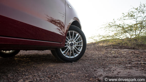 New Ford Aspire 2018 Review — पूरी डिटेल के साथ जानिए इस कार में क्या है खास?