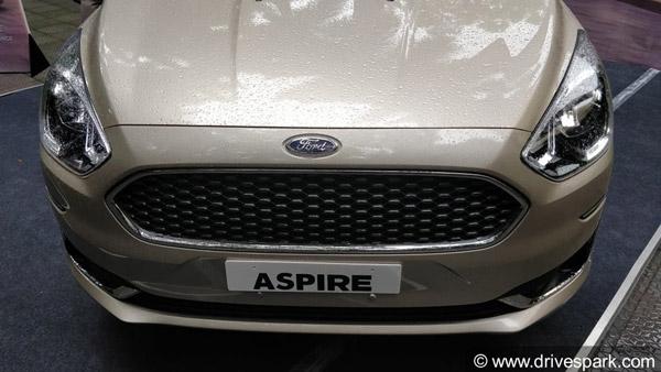 5.55 लाख रुपए की शुरुआती कीमत के साथ नई फोर्ड एस्पायर भारत में लॉन्च - मारुति डिजायर को देगी टक्कर