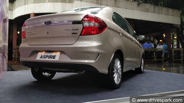 5.55 लाख रुपए की शुरुआती कीमत के साथ नई फोर्ड एस्पायर भारत में लॉन्च - मारुति डिजायर को देगी टक्कर