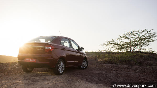 New Ford Aspire 2018 Review — पूरी डिटेल के साथ जानिए इस कार में क्या है खास?