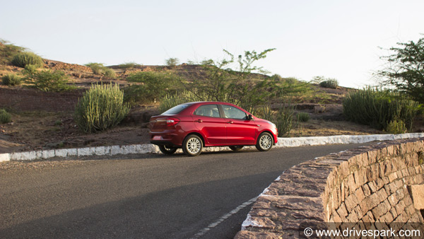 New Ford Aspire 2018 Review — पूरी डिटेल के साथ जानिए इस कार में क्या है खास?