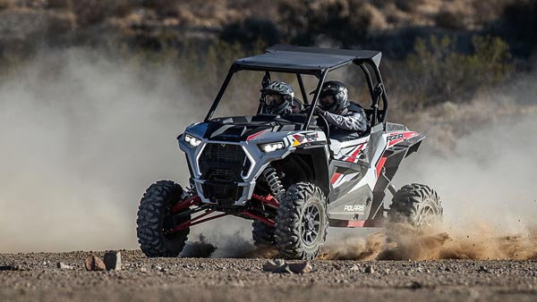 दुबई के रेगिस्तान में पोलारिस दौड़ाते नजर आए सलमान खान