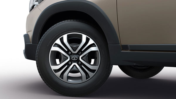 महज एक महिने में ही टाटा टियागो एनआरजी की बुकिंग 3,000 के पार