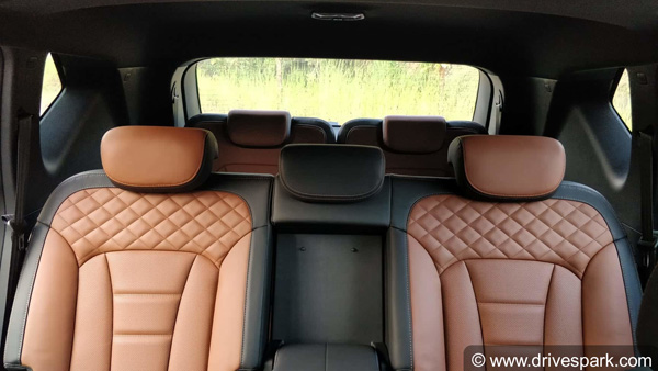 महिंद्रा ने लांच की सबसे दमदार एसयूवी 'एल्टुरस', कीमत 26.95 लाख रुपये