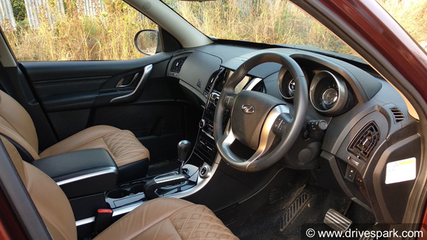 महिंद्रा एक्सयूवी 500 डब्ल्यू11 रिव्यू — जानिए कैसा है नया अवतार?