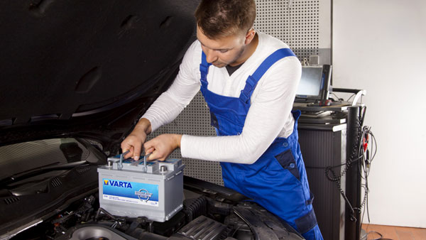 Tips सर्दियों में कम पैसे खर्च कर कैसे रखें अपनी कार का ख्याल?