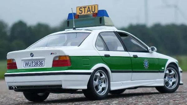 इस देश की पुलिस के पास है दुनिया की सबसे आश्चर्यजनक कारें