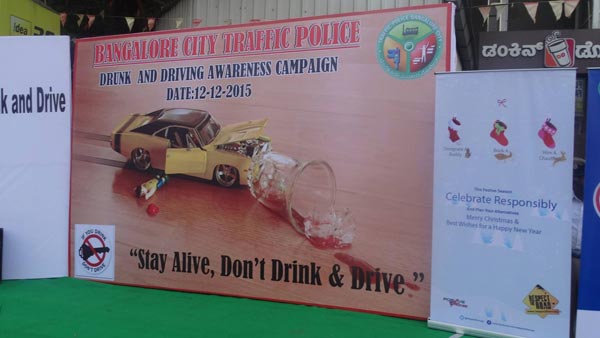 महज 12 प्वाइंट्स और आपका ड्राइविंग लाइसेंस हो जायेगा रद्द, जानिए नया नियम महज 12 प्वाइंट्स और आपका ड्राइविंग लाइसेंस हो जायेगा रद्द, जानिए नया नियम