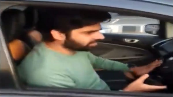 सिग्नल पर रोका तो ट्रैफिक कॉन्स्टेबल पर चढ़ाई गाड़ी - वीडियो