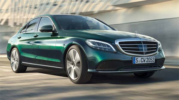 2018 मर्सिडीज बेंज सी-क्लास का पेट्रोल वैरिएंट हुआ लांच, जानिए कीमत और फीचर्स