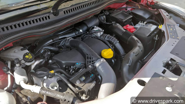 हुंडई क्रेटा को टक्कर देने आ रही है निसान किक्स - बुकिंग हुई शुरू