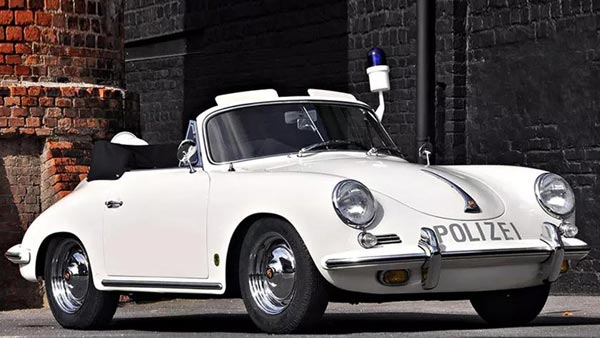 इस देश की पुलिस के पास है दुनिया की सबसे आश्चर्यजनक कारें