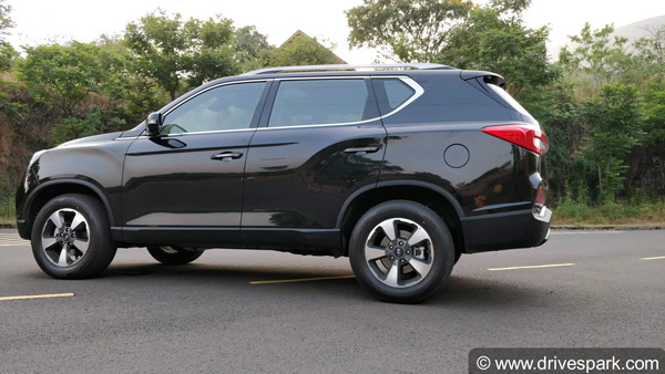 आनंद महिंद्रा ने अपनी नई कार एल्टुरस G4 के नए नाम के लिए लोगों से मांगे सुझाव