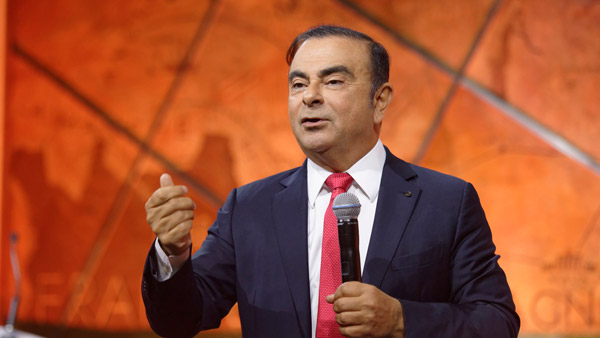 कार्लोस घोस ने रेनो से दिया इस्तीफा