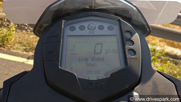 केटीएम 125 ड्यूक रिव्यू: अपनी कीमत में कितनी दमदार है ये बाइक?