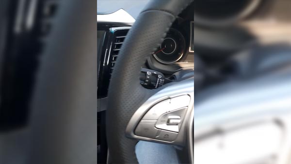 महिंद्रा XUV 300 के इंटीरियर डिटेल्स आए सामने — विडियो