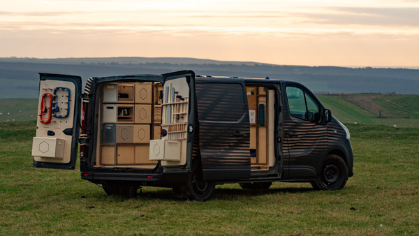 निसान NV300 कॉन्सेप्ट: वैन है या फिर चलती फिरती वर्कशॅाप