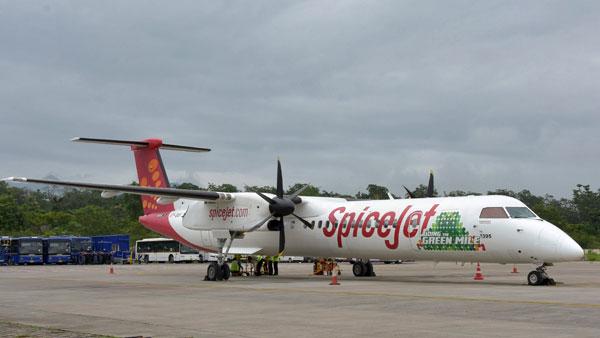 पेट्रोल-डीजल से भी सस्ता हुआ विमान ईंधन - क्या घटेंगे हवाई टिकट के दाम?