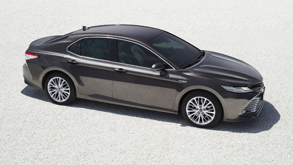 आज लॉन्च होगी 2019 टोयोटा कैमरी हाइब्रिड — जानें क्या होगा नया? आज लॉन्च होगी 2019 टोयोटा कैमरी हाइब्रिड — जानें क्या होगा नया?