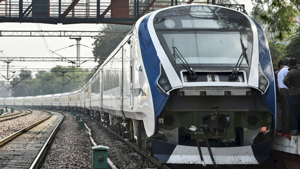 दुनिया के कई देश खरीदना चाहते हैं भारत में बनी ट्रेन 18 — जानें क्या है खास?