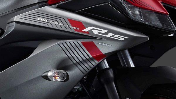 डुअल-चैनल एबीएस के साथ लॉन्च हुई 2019 यामाहा YZF-R15 — जानें नई कीमतें